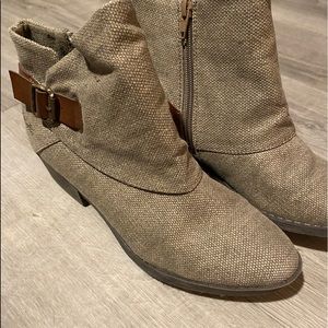 Tan ankle boots / booties